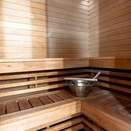 Apartment 2ndhomes Center 2br 103 M2 Deluxe With Sauna And Balcony